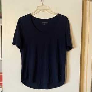 Tommy Hilfiger super soft u neck tee. Dark blue